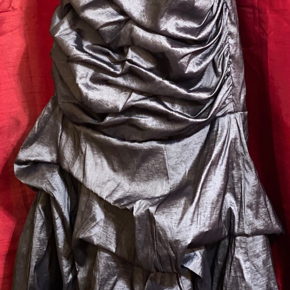 New Formal Gown - Picture 2 of 5